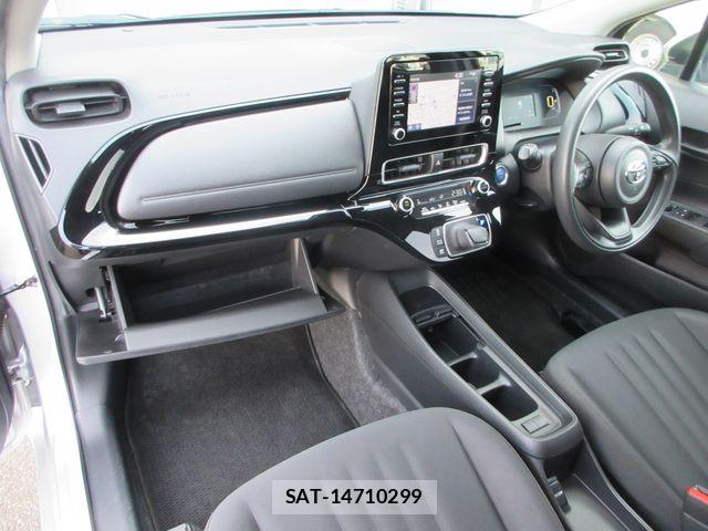 Toyota AQUA 2023-09 7782606-12