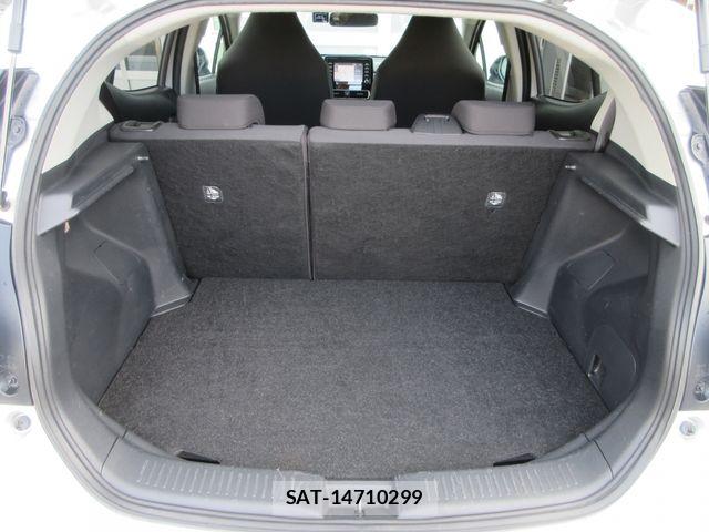 Toyota AQUA 2023-09 7782606-16