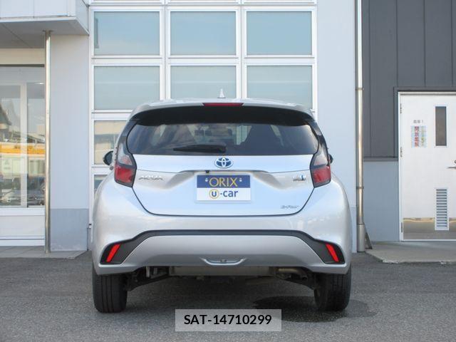 Toyota AQUA 2023-09 7782606-25