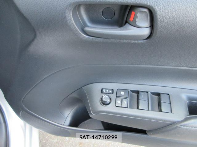 Toyota AQUA 2023-09 7782606-26