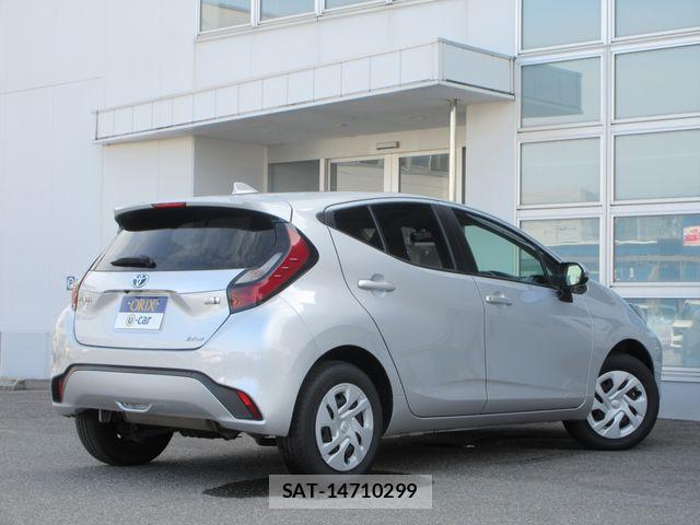 Toyota AQUA 2023-09 7782606-2