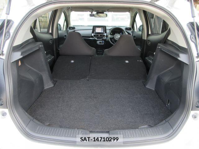 Toyota AQUA 2023-09 7782606-29
