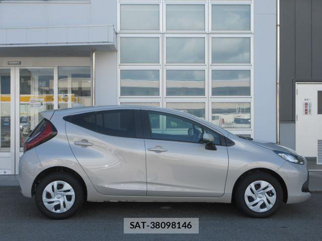 Toyota AQUA 2023-09 7782607-22