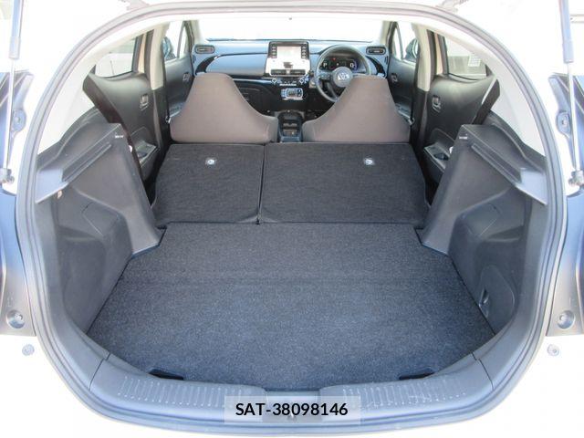 Toyota AQUA 2023-09 7782607-29