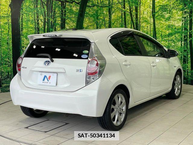 Toyota AQUA 2012-05 7782535-16
