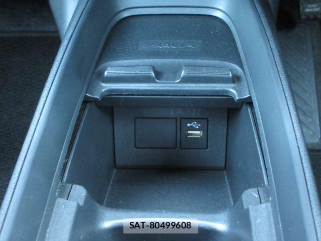 Toyota AQUA 2023-05 7782602-11