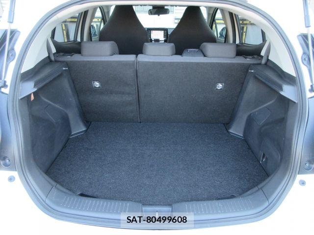 Toyota AQUA 2023-05 7782602-15