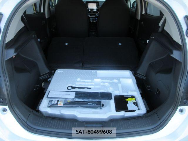 Toyota AQUA 2023-05 7782602-17