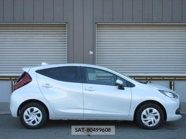 Toyota AQUA 2023-05 7782602-22