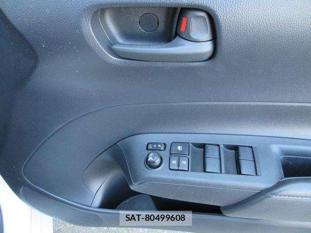 Toyota AQUA 2023-05 7782602-24