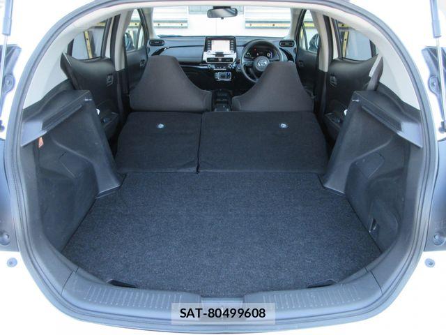 Toyota AQUA 2023-05 7782602-29