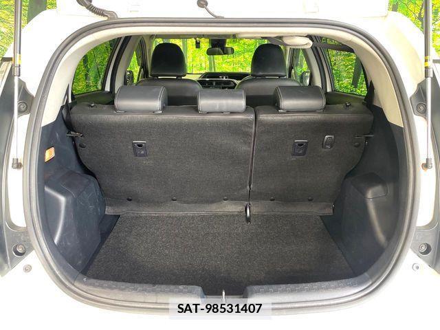 Toyota AQUA 2017-09 7782566-9