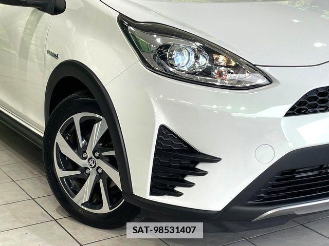 Toyota AQUA 2017-09 7782566-11