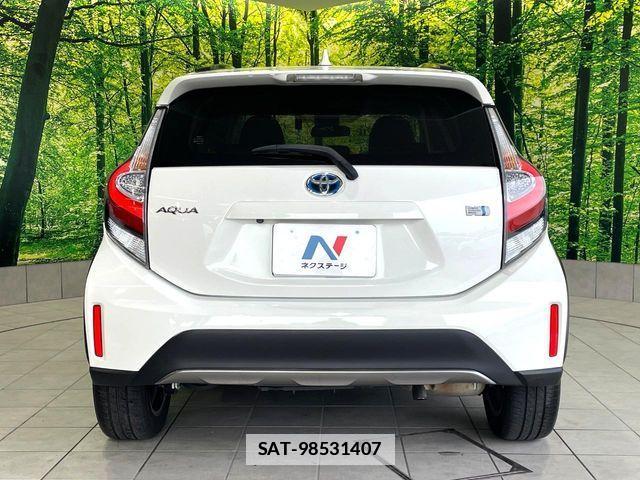 Toyota AQUA 2017-09 7782566-14