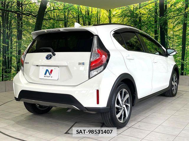 Toyota AQUA 2017-09 7782566-16