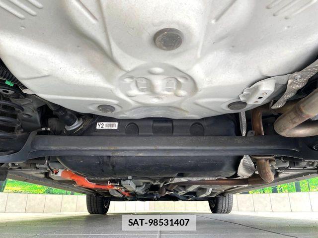 Toyota AQUA 2017-09 7782566-18