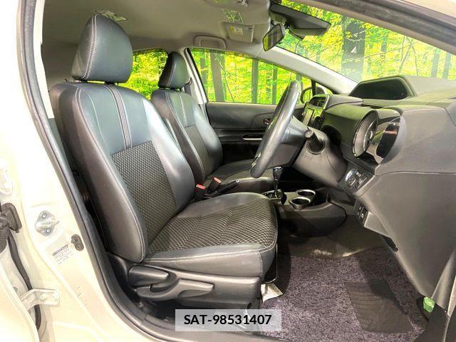 Toyota AQUA 2017-09 7782566-7