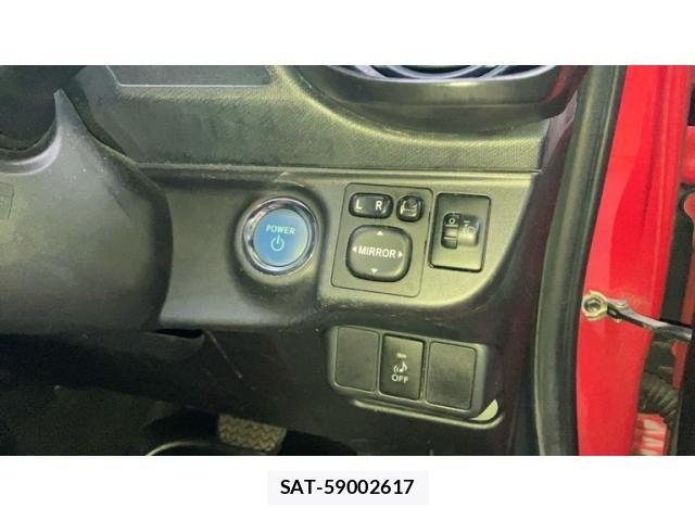 Toyota AQUA 2013-09 7875288-17