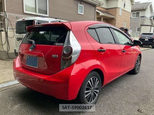 Toyota AQUA 2013-09 7875288-3