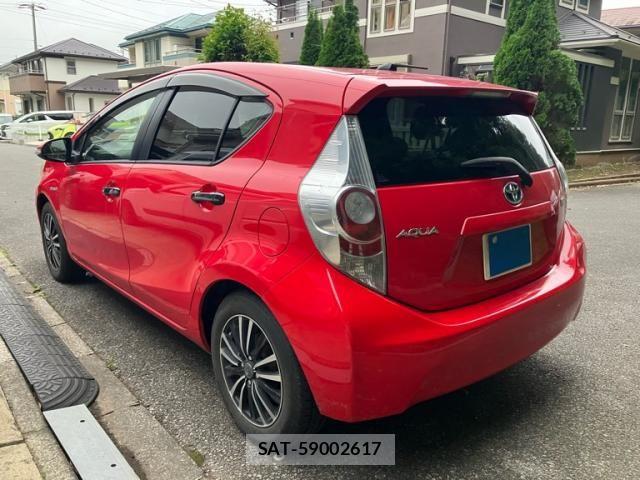 Toyota AQUA 2013-09 7875288-4