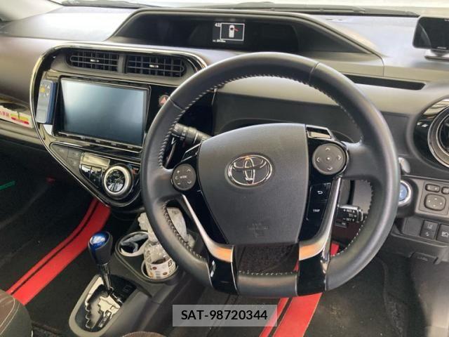 Toyota AQUA 2017-11 7875252-12