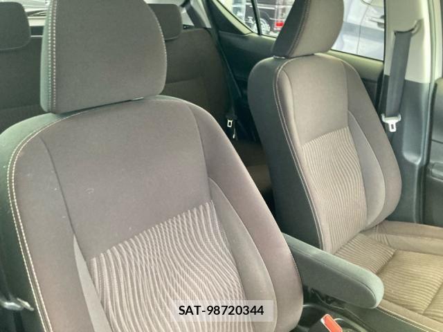 Toyota AQUA 2017-11 7875252-14