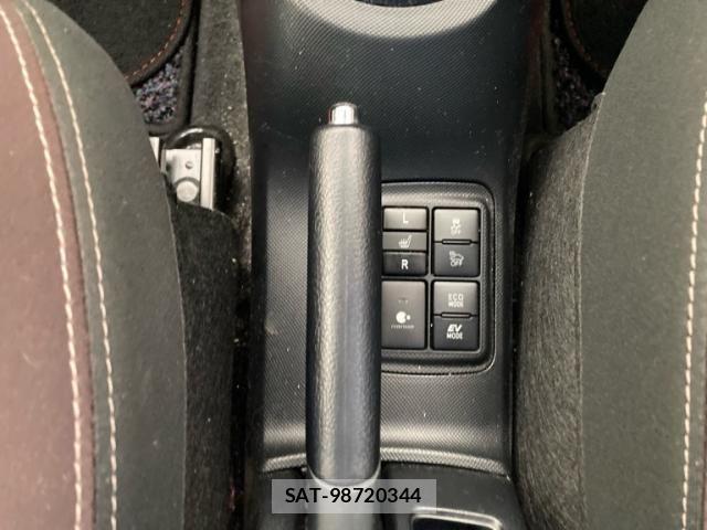 Toyota AQUA 2017-11 7875252-21