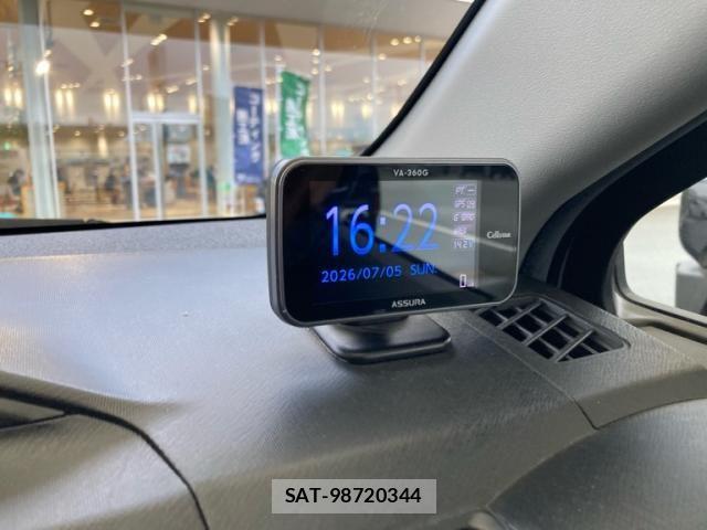 Toyota AQUA 2017-11 7875252-23