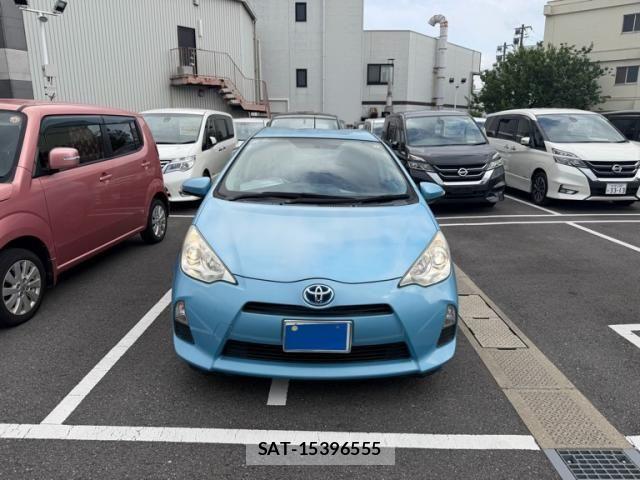 Toyota AQUA 2012-02 7875287-0