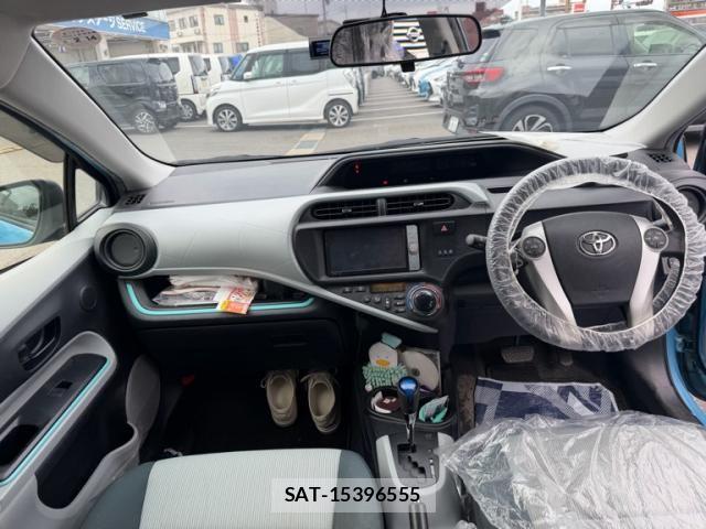 Toyota AQUA 2012-02 7875287-15