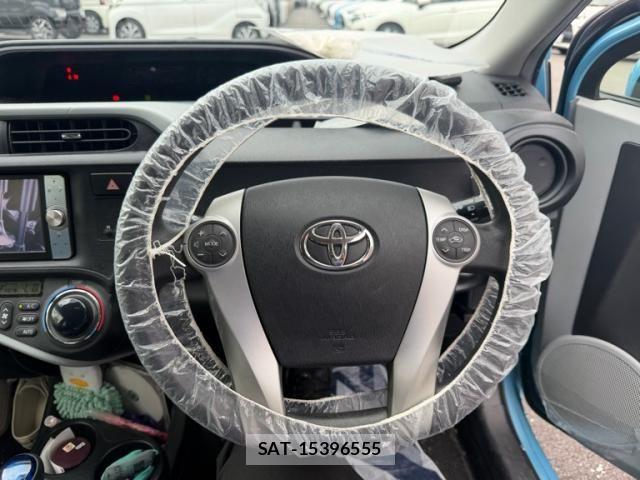 Toyota AQUA 2012-02 7875287-17