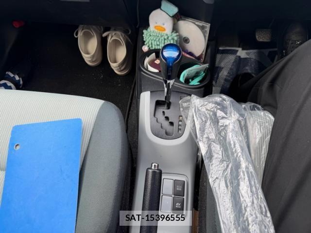 Toyota AQUA 2012-02 7875287-21