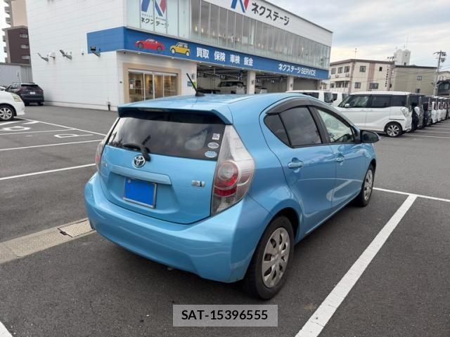 Toyota AQUA 2012-02 7875287-2