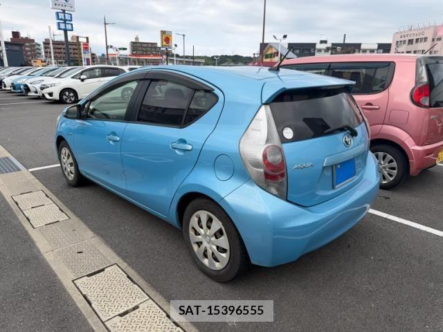 Toyota AQUA 2012-02 7875287-3