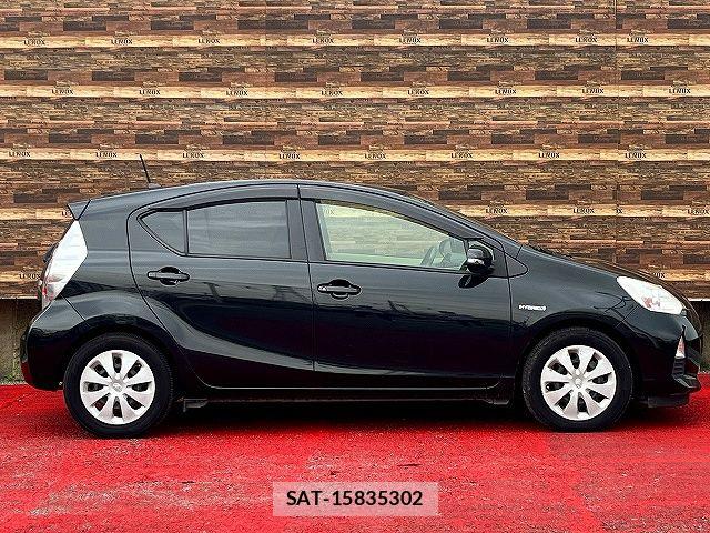 Toyota AQUA 2013-10 7875263-17