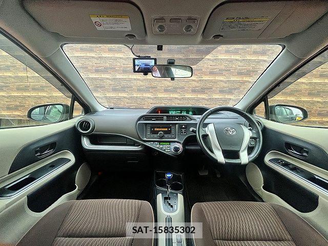 Toyota AQUA 2013-10 7875263-1