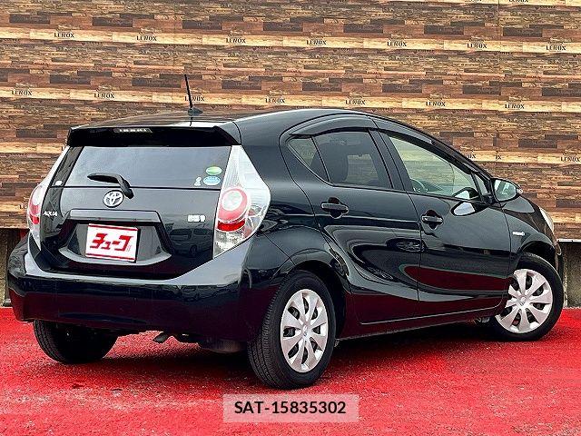 Toyota AQUA 2013-10 7875263-2