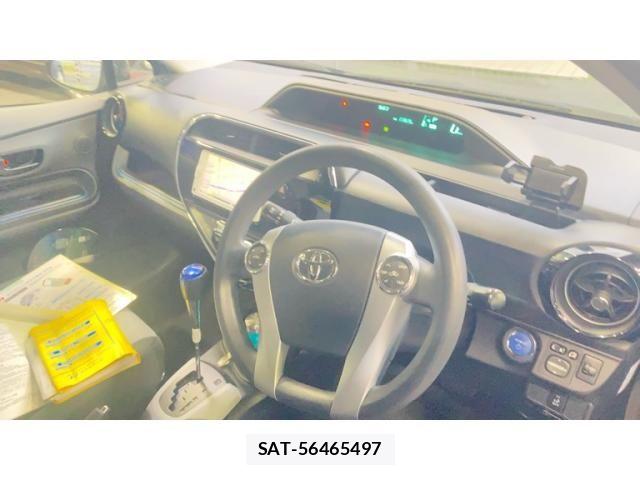 Toyota AQUA 2013-08 7875291-10
