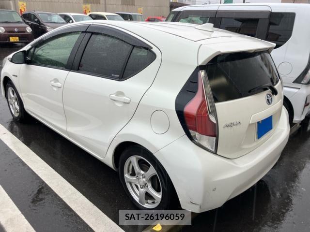 Toyota AQUA 2015-11 7875259-4