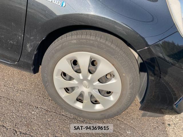 Toyota AQUA 2012-01 7875285-11