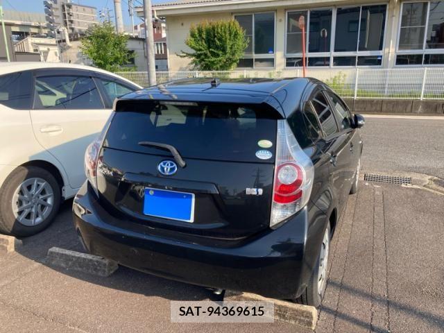 Toyota AQUA 2012-01 7875285-1