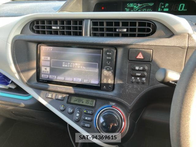 Toyota AQUA 2012-01 7875285-7