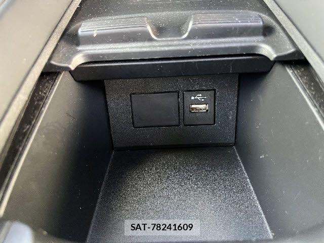 Toyota AQUA 2022-02 7875240-17