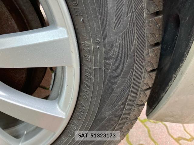 Toyota AQUA 2012-10 7875273-9