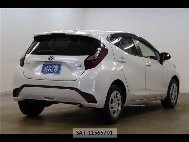 Toyota AQUA 2023-03 7875239-18