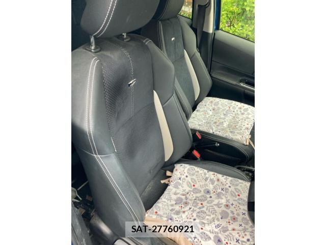 Toyota AQUA 2016-06 7875276-14