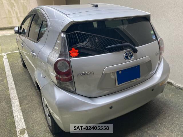 Toyota AQUA 2013-09 7875278-11