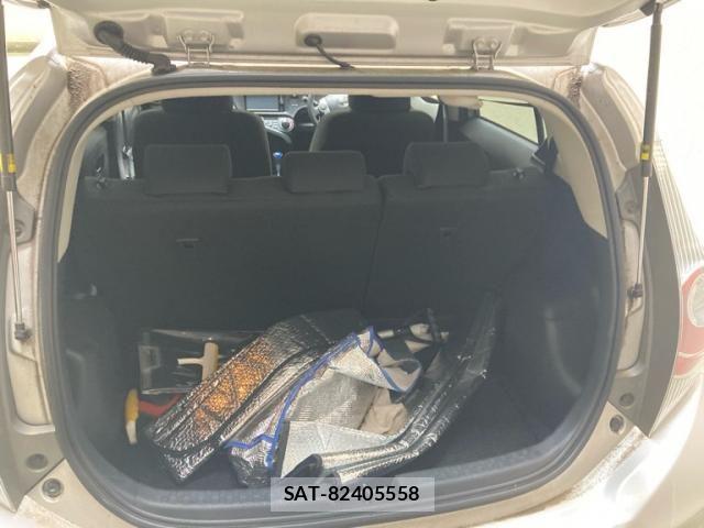 Toyota AQUA 2013-09 7875278-15