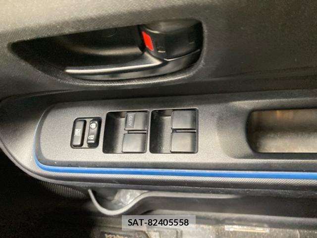 Toyota AQUA 2013-09 7875278-4