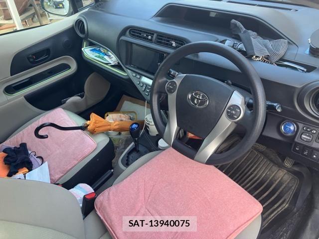 Toyota AQUA 2012-04 7875284-11